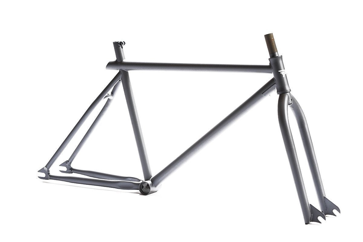 Fixed gear freestyle frame outlet